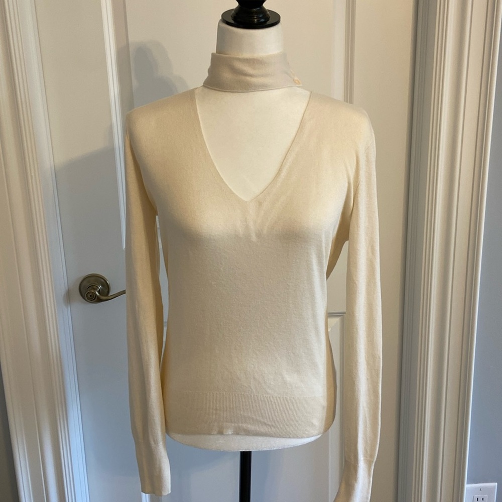 Gorgeous, Super-soft Silk and Cashmere Cream Colour Theory Sweater. Size Medium.